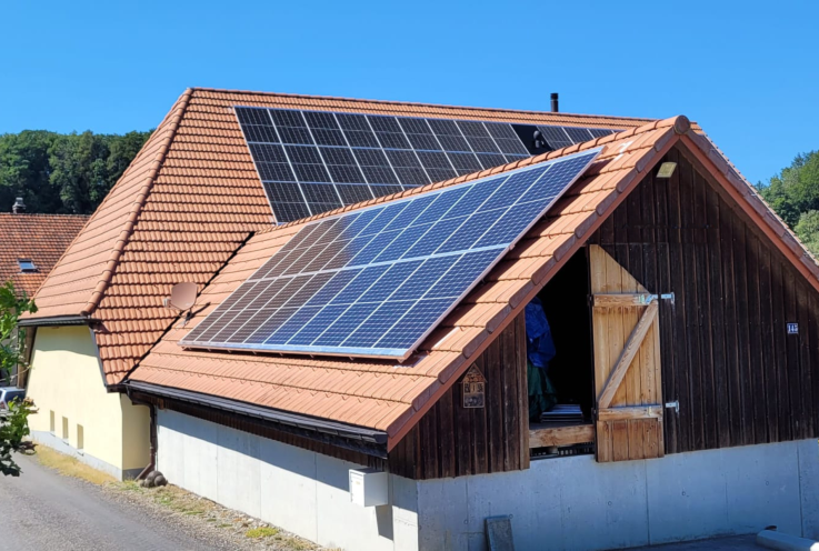 Steildach-Anlage auf Bauernhaus